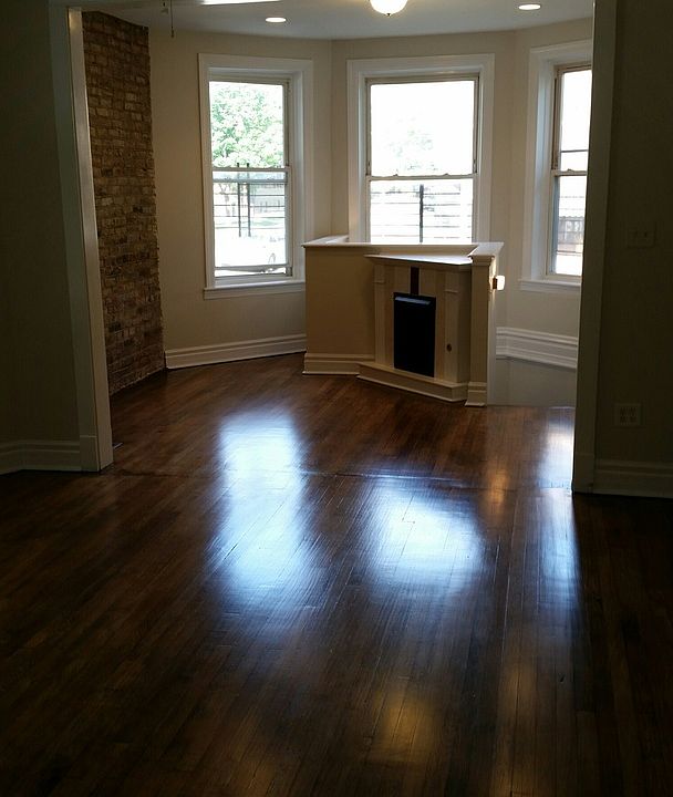 1st image of 901 N Francisco Ave #1F
