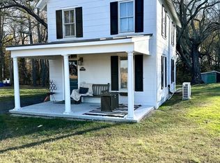 10282 Red Bank Rd, Birdsnest, VA 23307