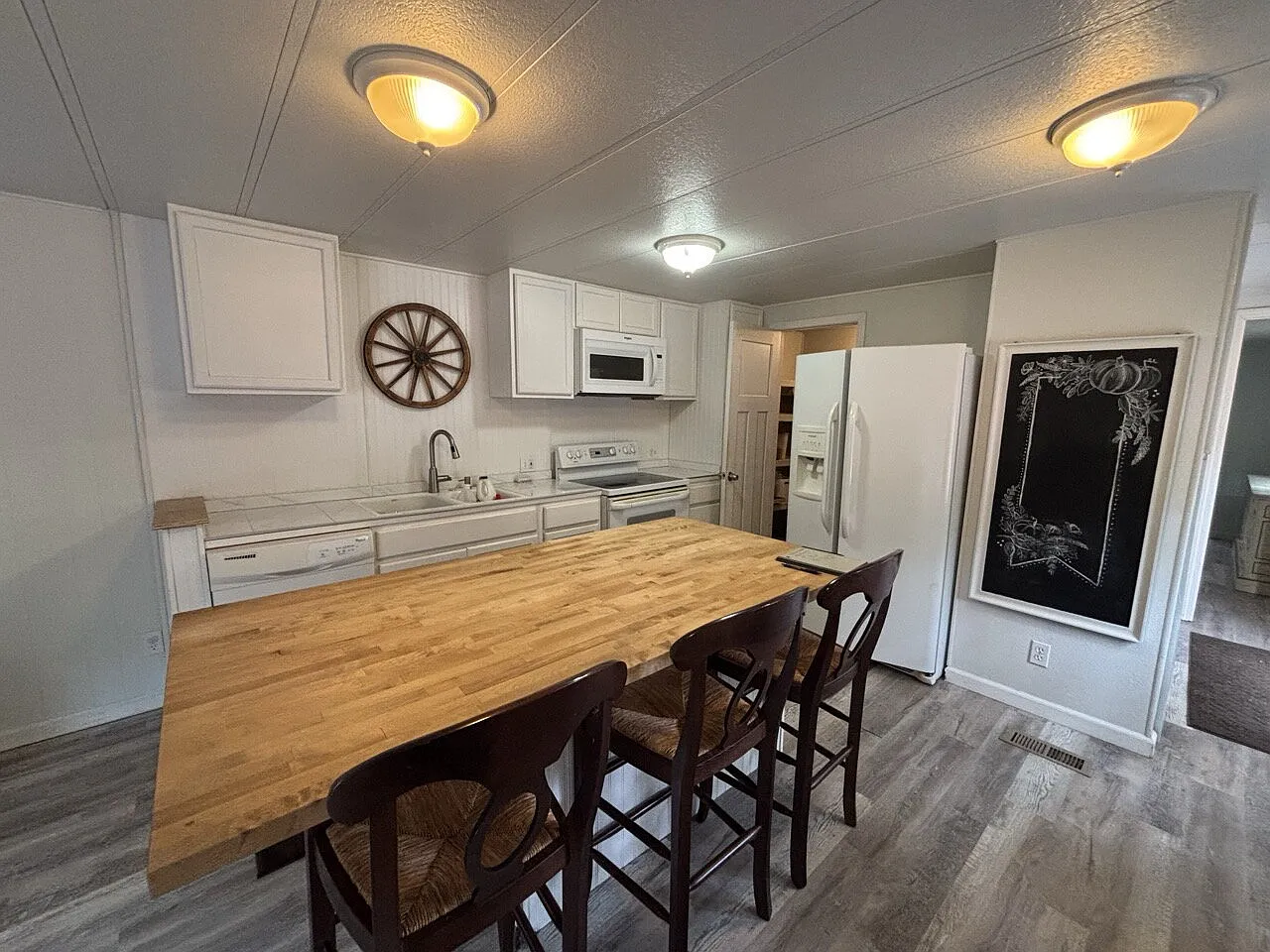 2 bed, 2.0 bath, $2,100 — Photo 3