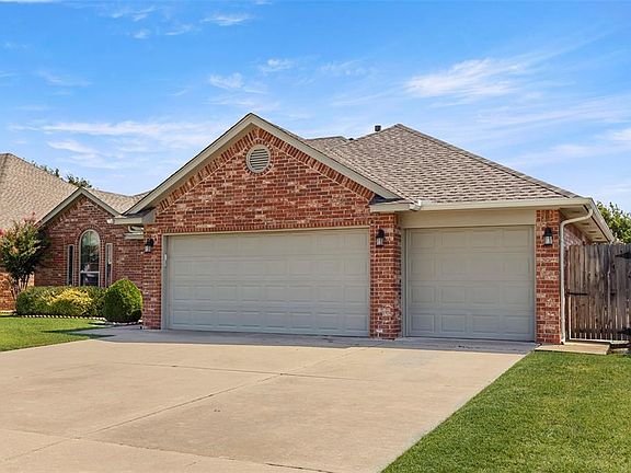 2nd image of 4016 Oakbrook Dr
