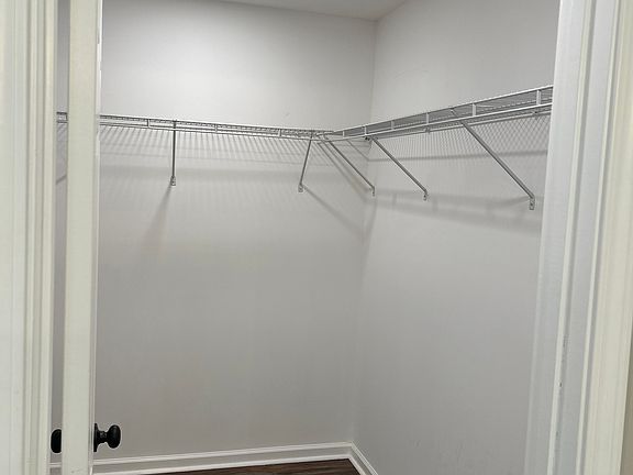 5th image of 987 Markwell Ln