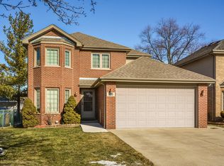 5828 W 90th St, Oak Lawn, IL 60453