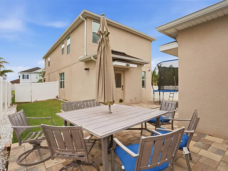 11007 Sycamore Woods Dr — Photo 46