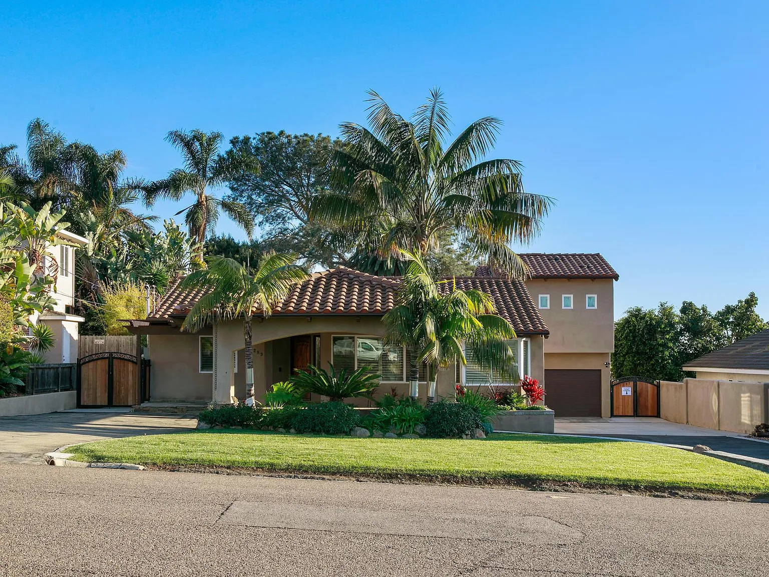 3 bed, 2067 sqft, $7,800 — Photo 3
