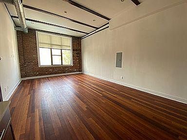 4th image of 3421 Richmond St #202-203