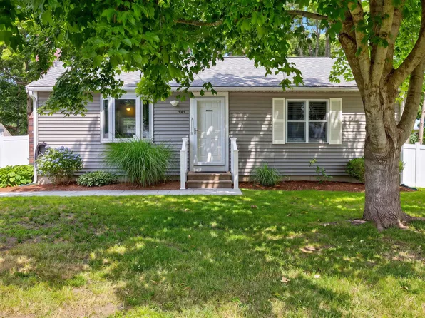 545 Lincoln Rd Extension, Hyannis, MA 02601