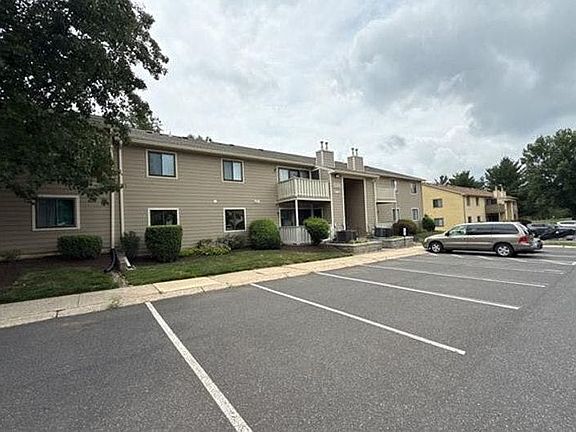 3rd image of 2107 Jefferson Ct