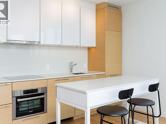 2nd image of 1188 Bidwell St #704