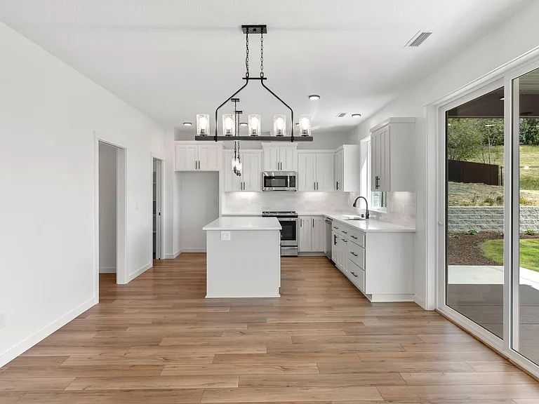 1513 W 14th Ave — Photo 9