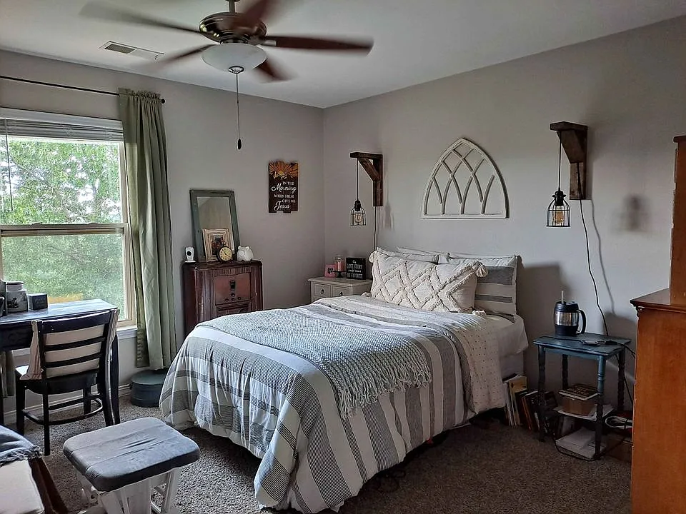 3 bed, 1100 sqft, $1,350 — Photo 3