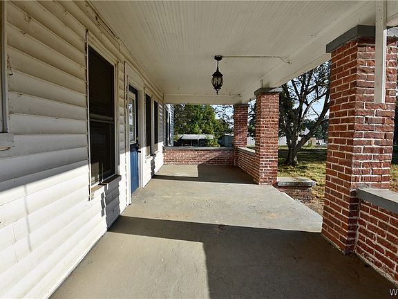 2nd image of 706 Black St