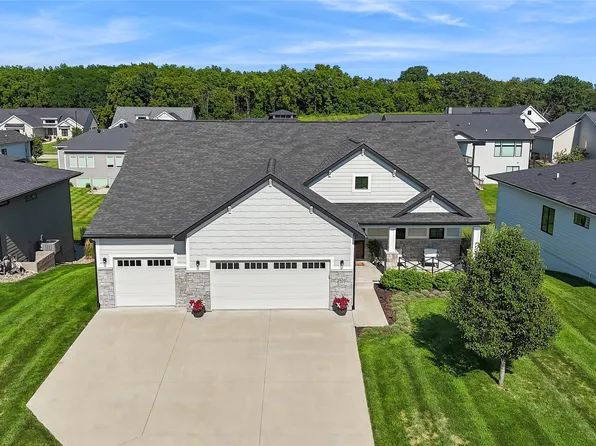 2905 NE Cherry Ct, Grimes, IA 50111