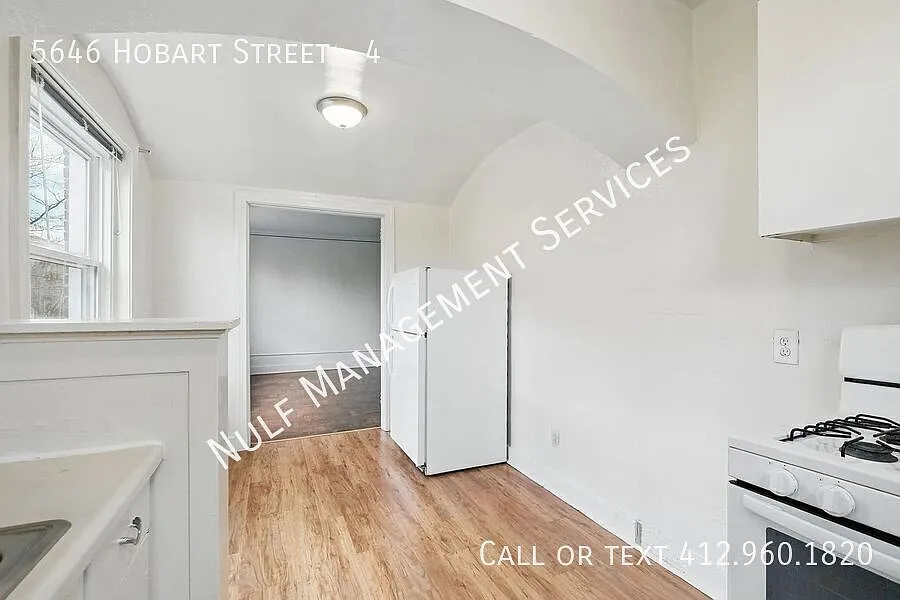 1 bed, 1 bath in Squirrel Hill — Photo 2