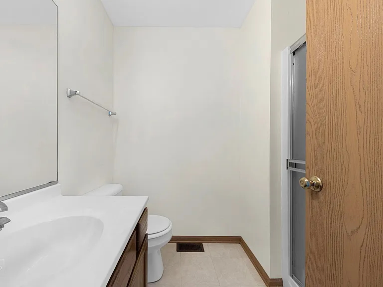 959 Ellsworth Dr — Photo 12
