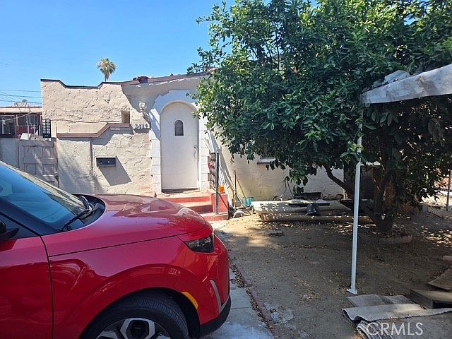 2nd image of 2467 California St