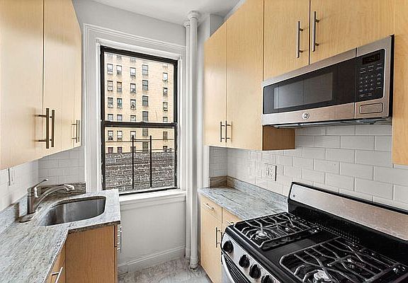 4th image of 639 W 173rd St APT 3B