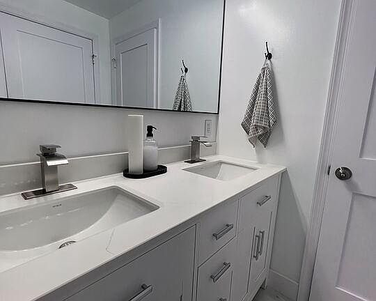 4th image of 36 W Cedar Ave