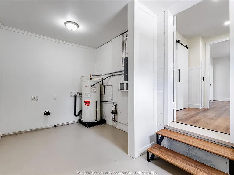 48 McLean St — Photo 21