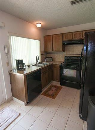 4th image of 619 Southwood Ct