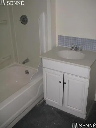 16 Clinton St #B — Photo 5