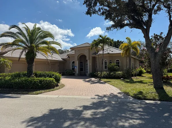 484 Terracina Way, Naples, FL 34119
