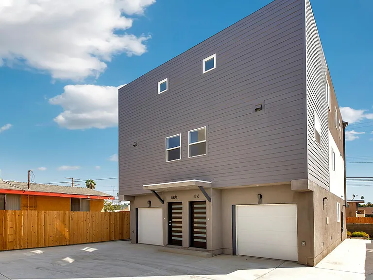 816 N Harvard Blvd — Photo 11
