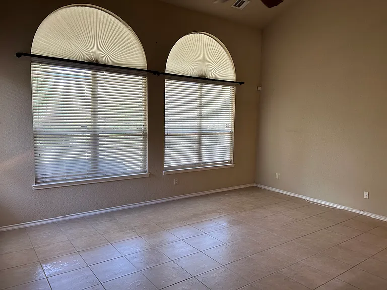 6207 Palmetto Way — Photo 7