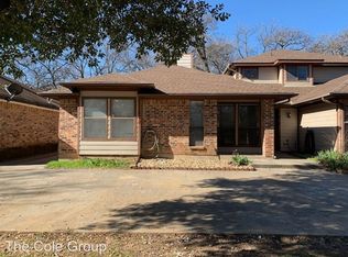 412 S Main St, Euless, TX 76040