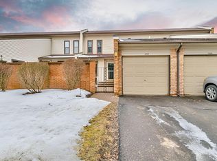 1002 Willow Grove Ct, Rochester, MI 48307