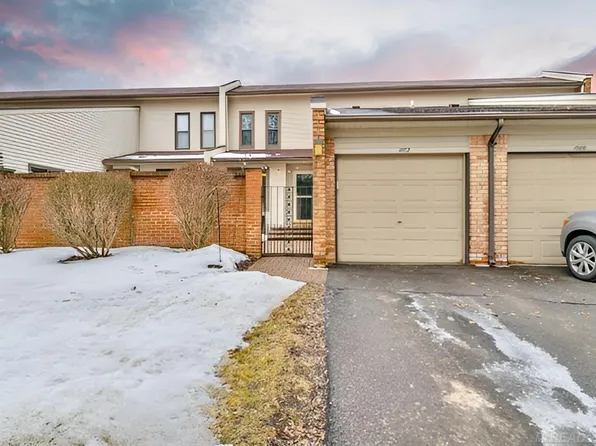 1002 Willow Grove Ct, Rochester, MI 48307