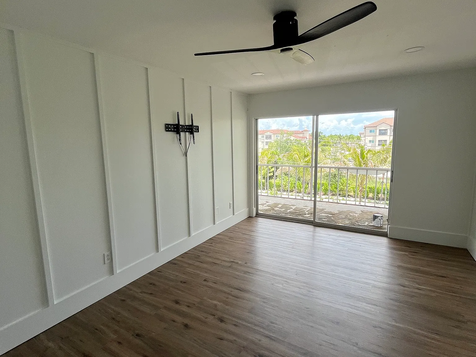2 bed, 1040 sqft, $1,800 — Photo 4