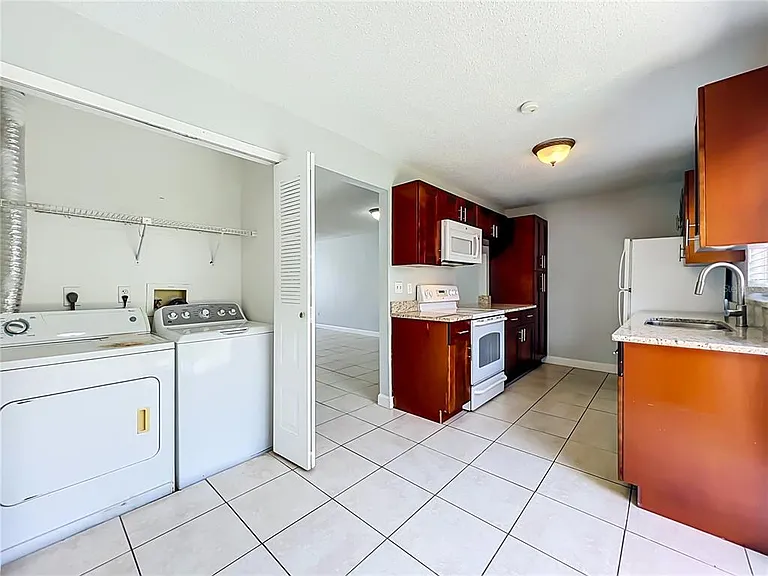 1604 Little Falls Cir #76 — Photo 16