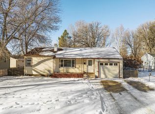 206 12th St SW, Minot, ND 58701