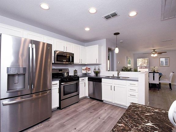 3rd image of 4419 Middlebury Way