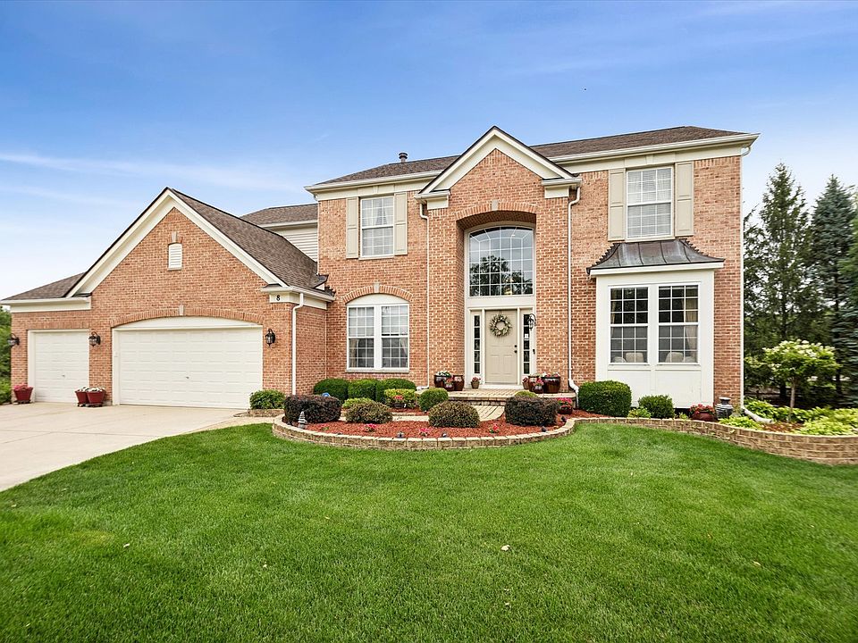 1st image of 8 Orchid Ct
