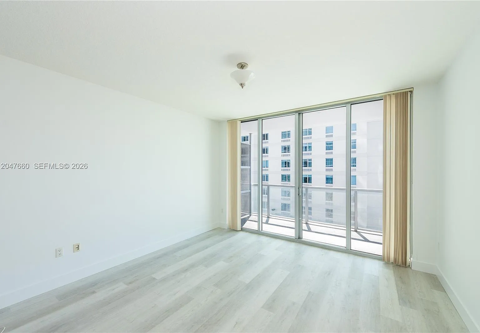 The Axis On Brickell Cond — Photo 4