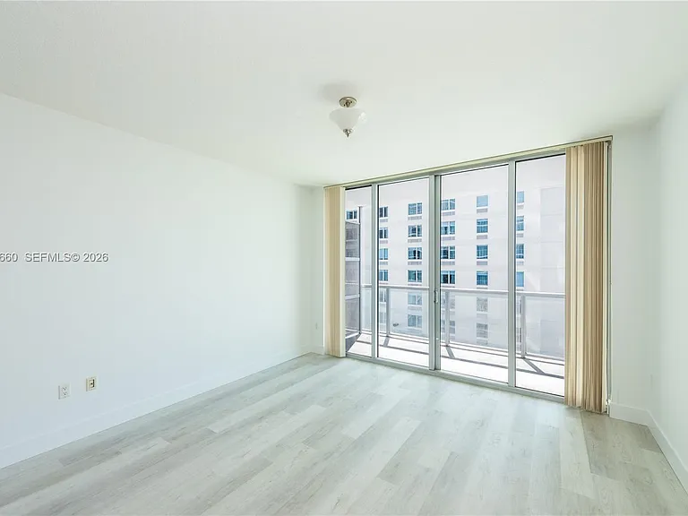 79 SW 12th St #1105 — Photo 4