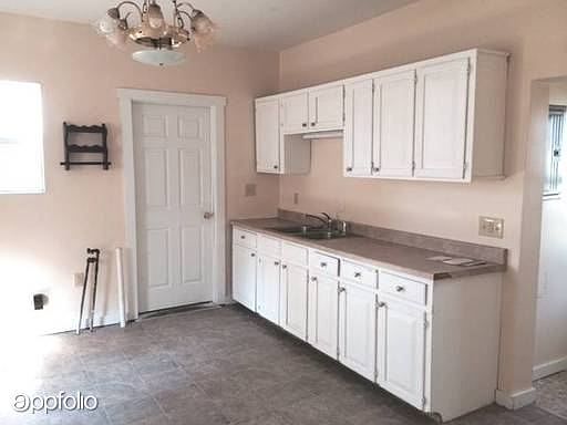 2nd image of 1033 Putnam Ave