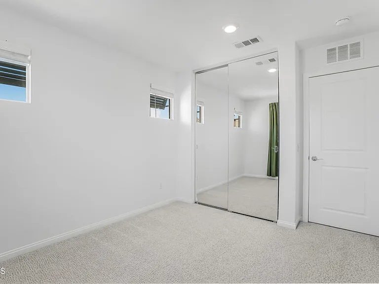 667 Pedro St — Photo 30