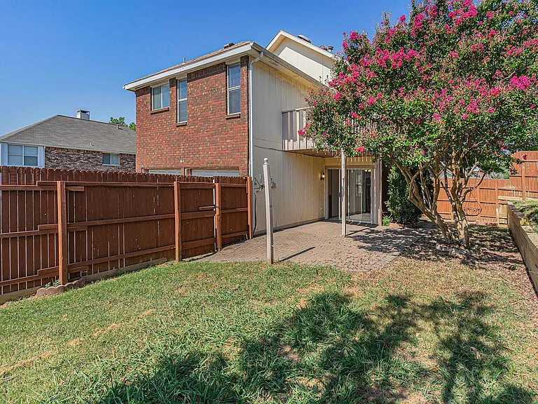588 Lake Forest Dr — Photo 24