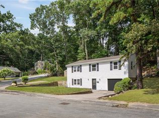 4 Cynthia Dr, Coventry, RI 02816