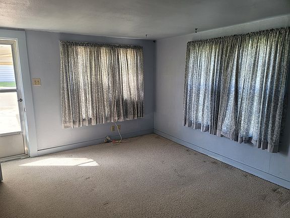 3rd image of 1512 S Crockett Ave