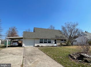 36 Jonquil Ln, Levittown, PA 19055