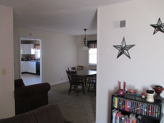 5th image of 902 E Kirwin Ave
