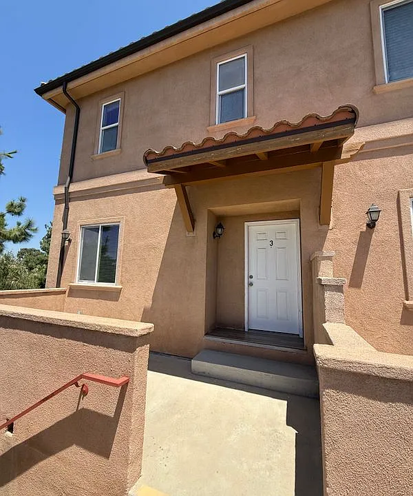 1769 Los Feliz Dr #3
