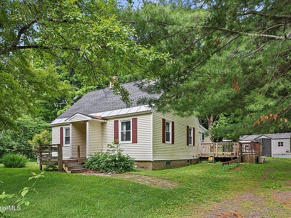 3rd image of 787 Churchill St