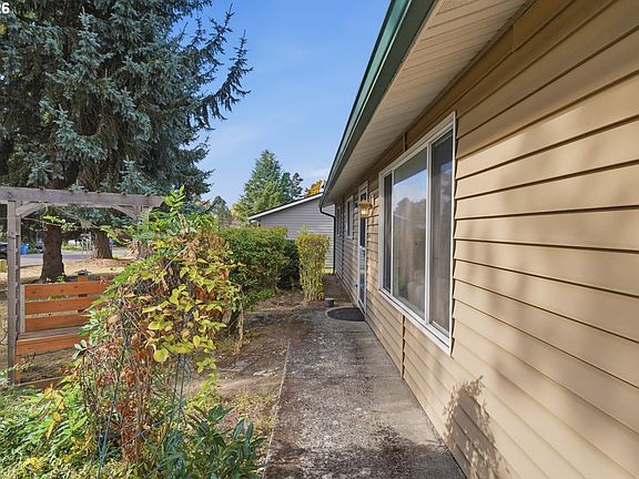 4th image of 1706 NW 98th St