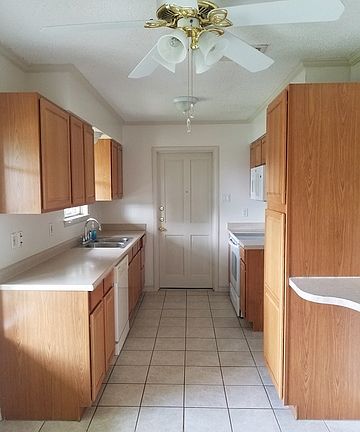 3rd image of 301 Beverly Dr