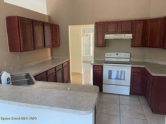 2nd image of 1868 Pirate Ave SE