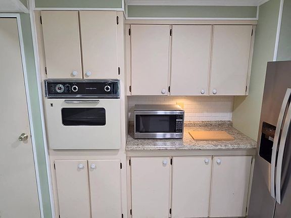 5th image of 3214 Bay Aristocrat Dr